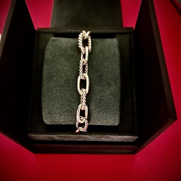 David Yurman Madison Chain Bracelet In Sterling Silver, 8.5mm (Retail $650) - Picture 5 of 10